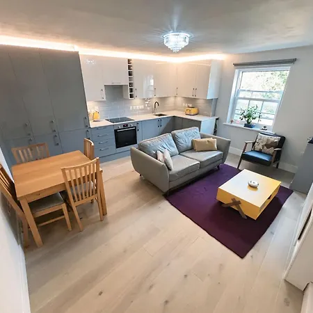 Double Bedroom In Clapham Лондон Экстерьер фото