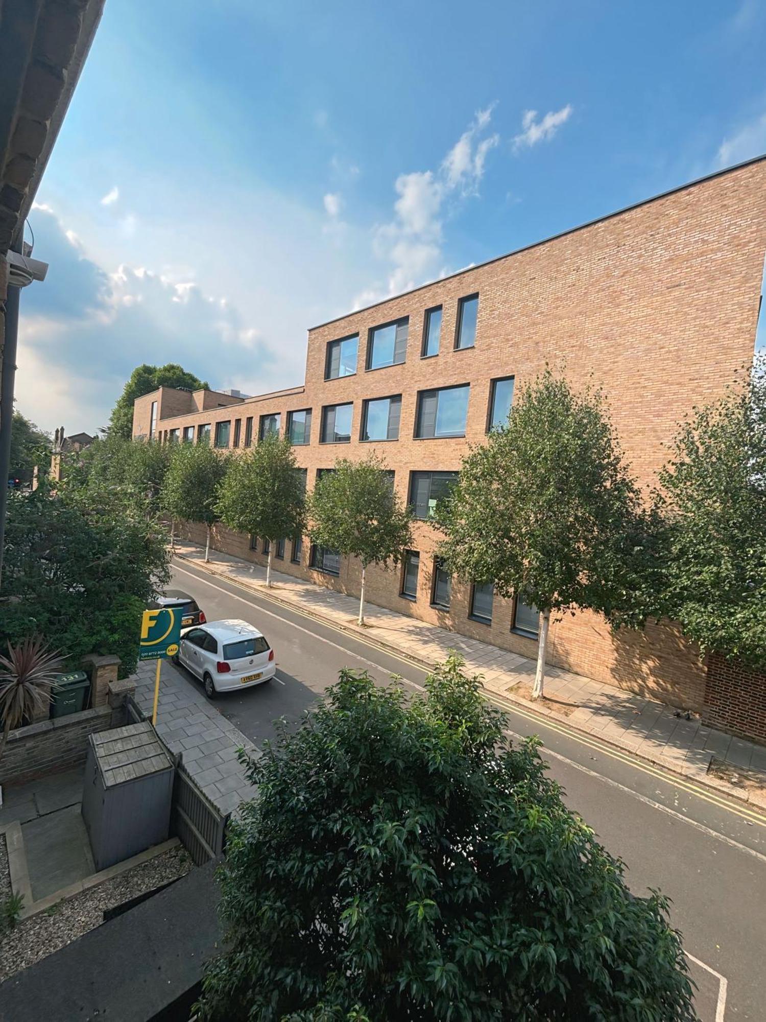 Проживание в семье Double Bedroom In Clapham